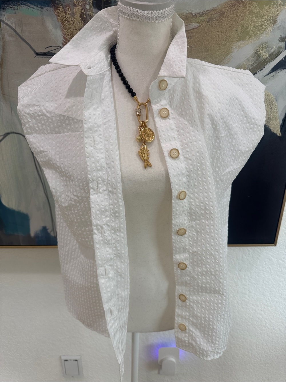 Classic and Stylish White Textured Button-Front Women's Top SM - Picture 3 of 6